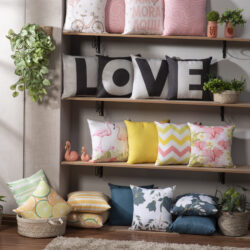 KIT 4 ALMOFADAS LINHA SUAVE DECORATIVAS.