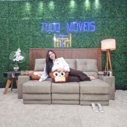 Sofá 2.30 M com Porta Copos e Carregador USB