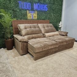 Sofá Étina Retrátil, Reclinável, com USB e Pillowtop nos braços