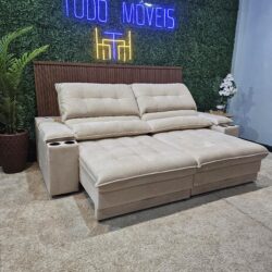 Sofá Retrátil Reclinável com USB e Porta copos 12x de R$ 458,25.