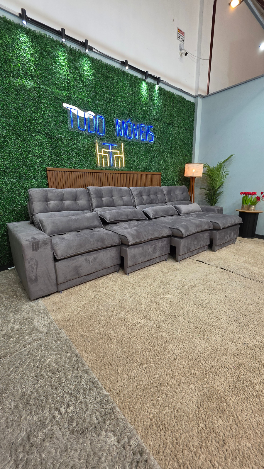 Sofá Retrátil Reclinável 8 Lugares com 4 Almofadas de Brinde 10x de R$669,90 - Imagem 8